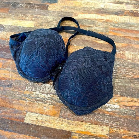 Victoria's Secret Other - VICTORIA’S SECRET black lightly padded bra with adjustable straps size 36C